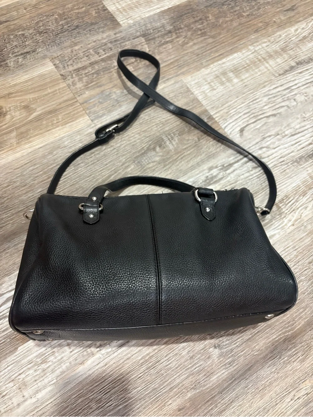 Coach F26121 Avery black pebbled leather satchel